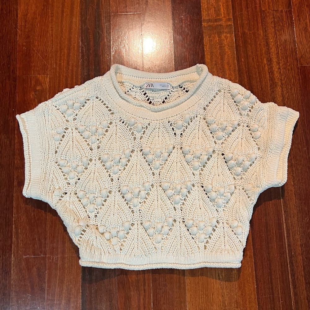 Zara. White Cropped Sweater Top.